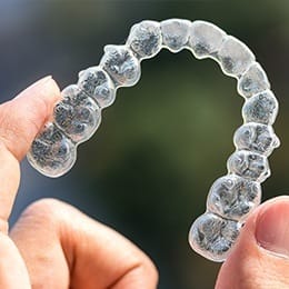 Invisalign aligner tray