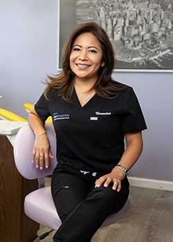 Dental assistant Veronica